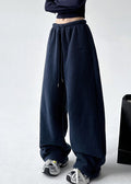 Effortlessly Elegant Pants with a Timeless Design