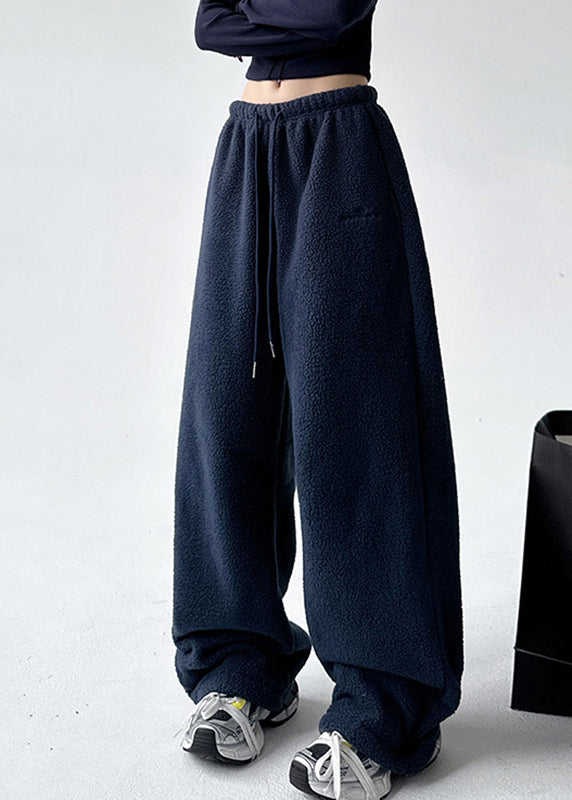 Effortlessly Elegant Pants with a Timeless Design