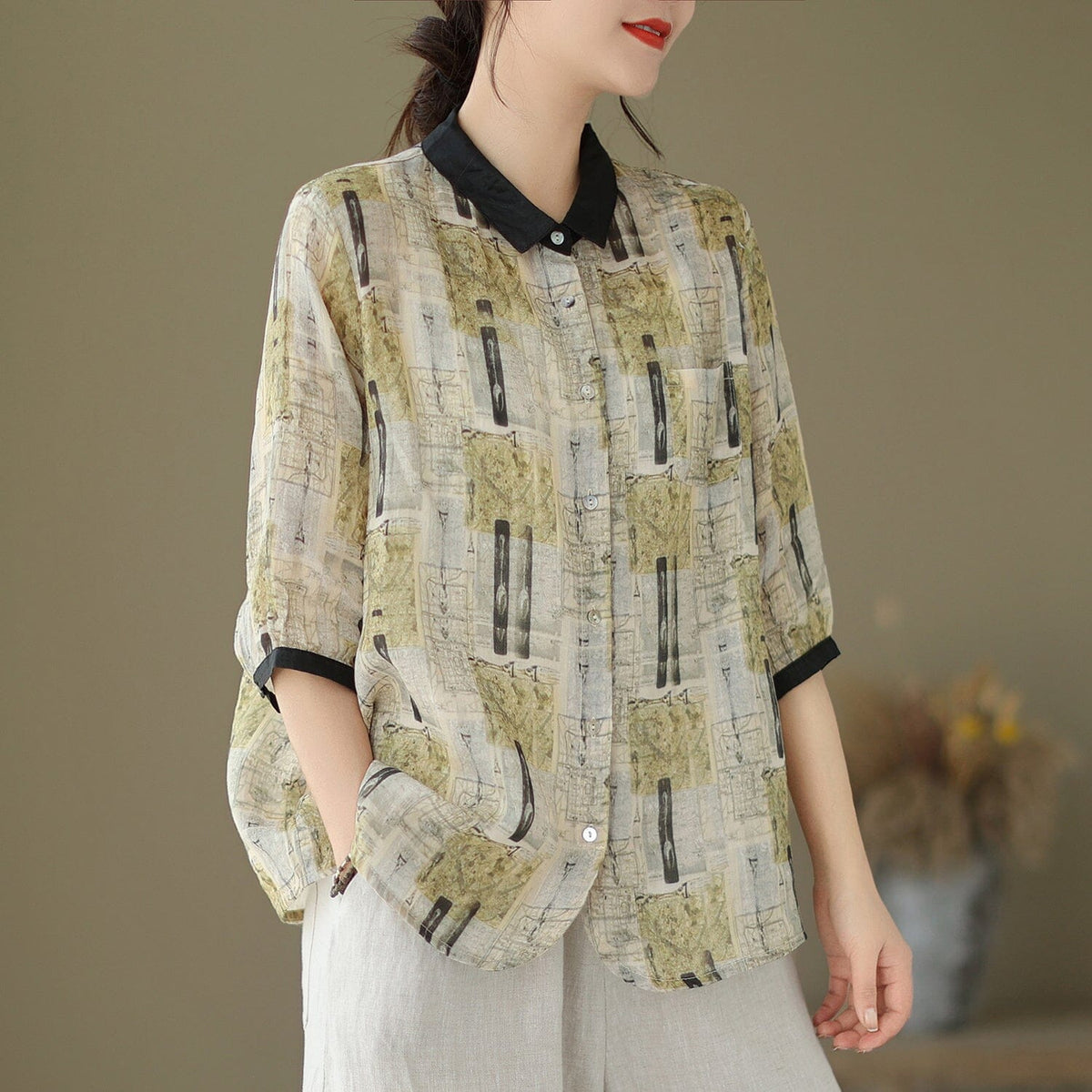 Sophisticated Blouse with a Clean Classic Look