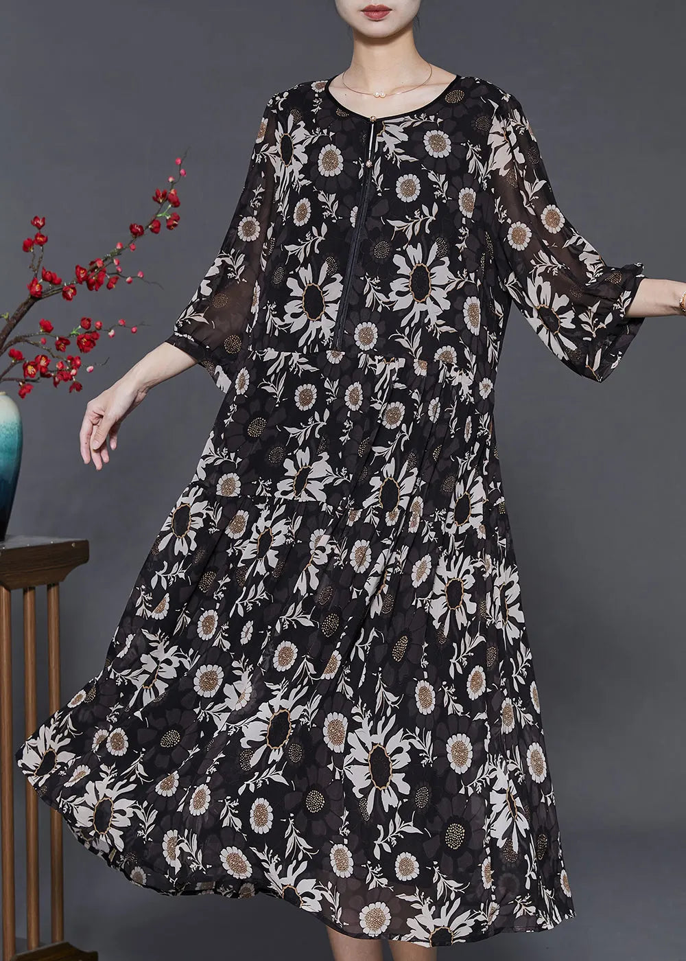 Classic Vintage Dress with a Flattering Fit