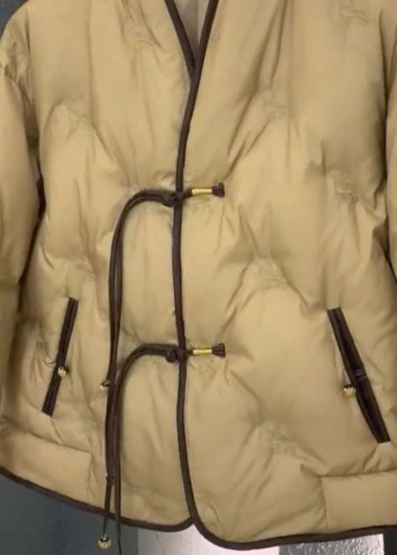 Effortlessly Elegant Coat with a Timeless Design