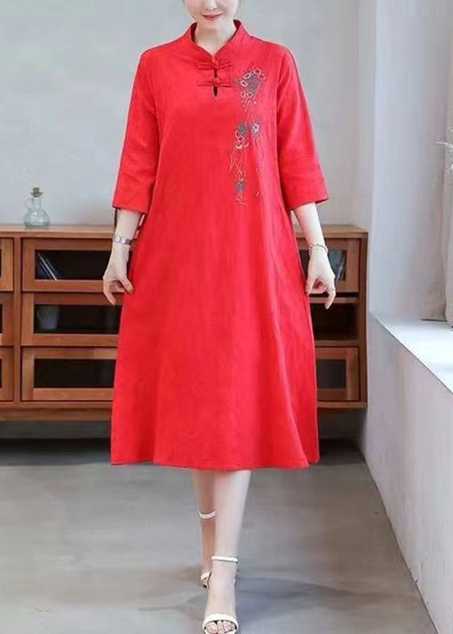Beautifully Finished Dress in a Timeless Design