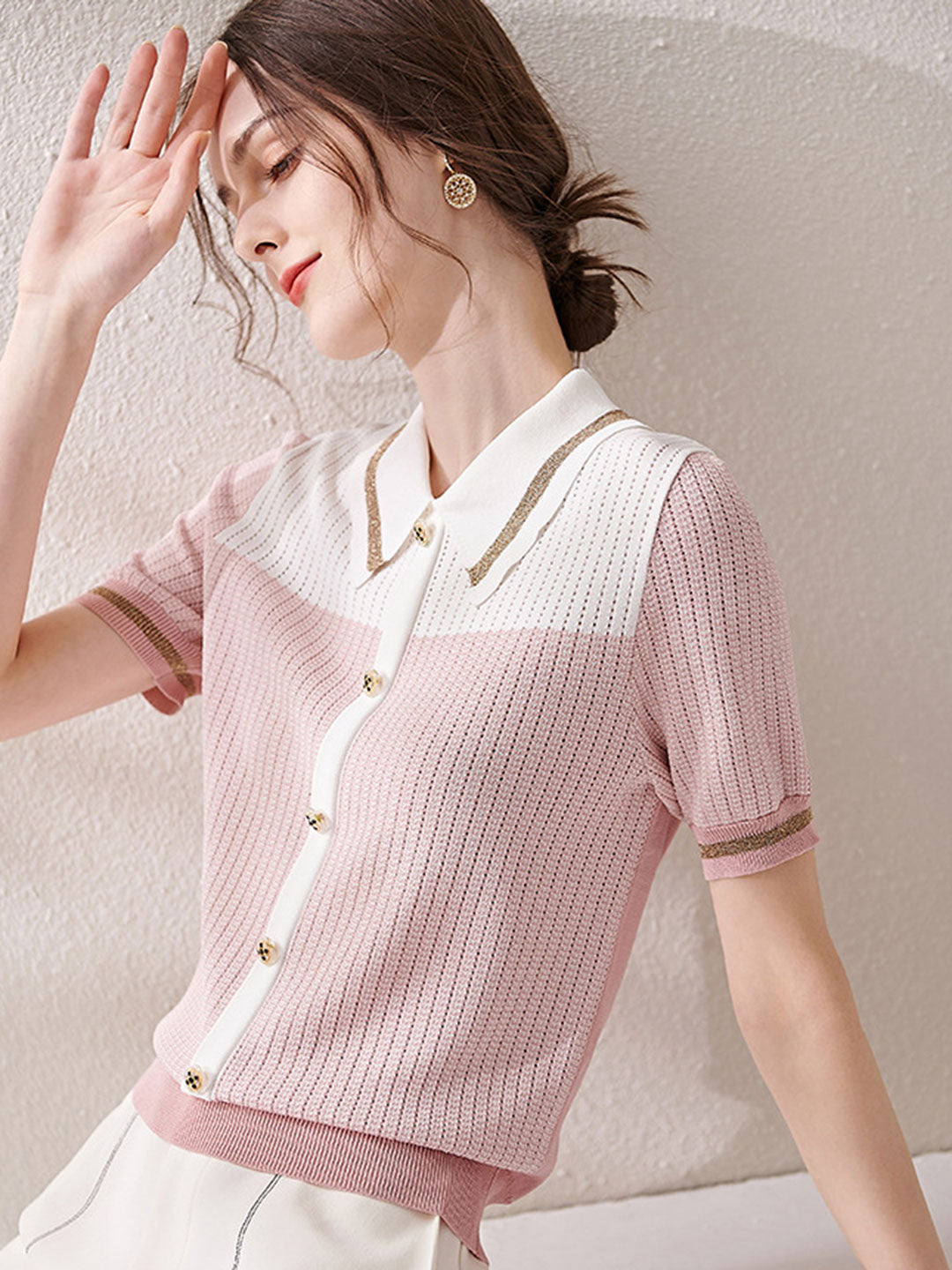 Classic Vintage Sweater with a Flattering Fit