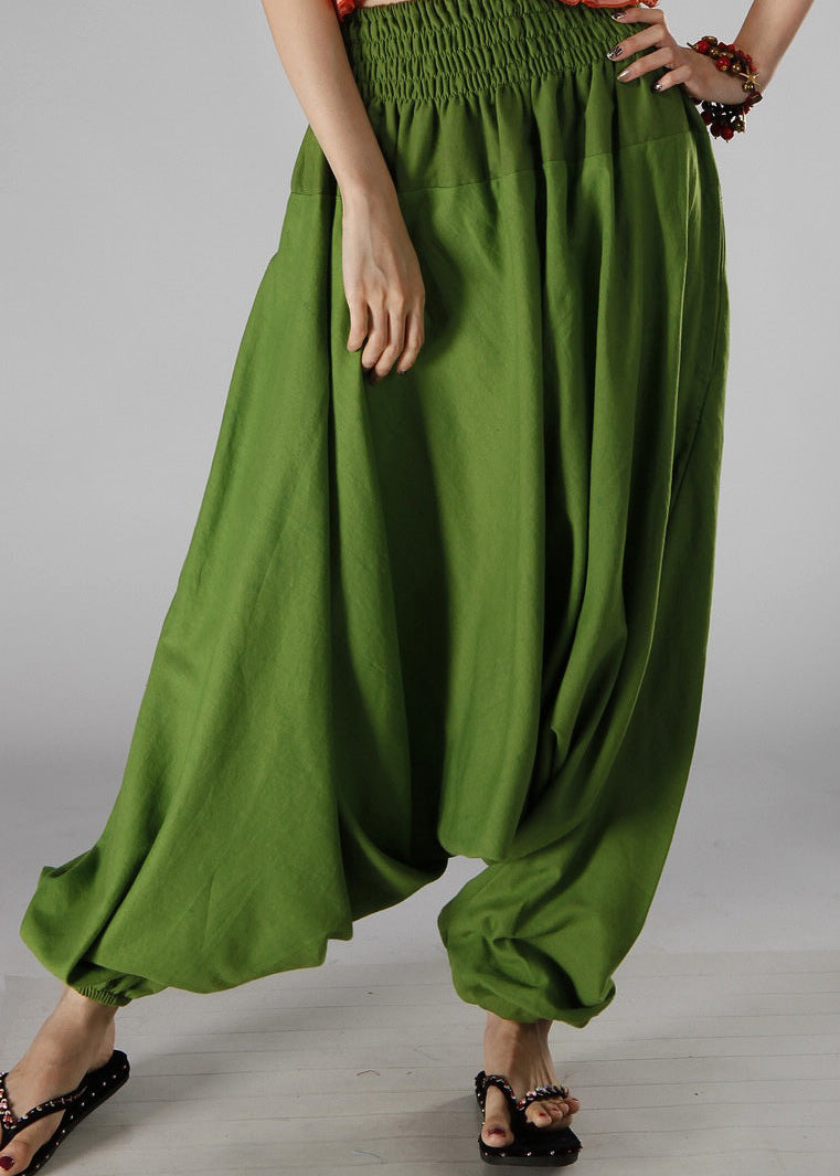 Effortlessly Elegant Pants with a Timeless Design
