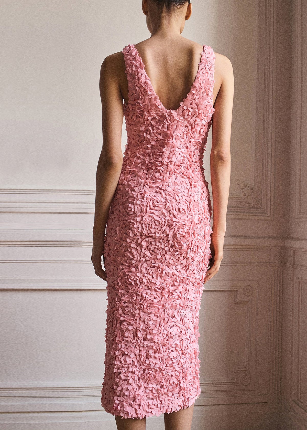Beautifully Crafted Dress in a Classic Style