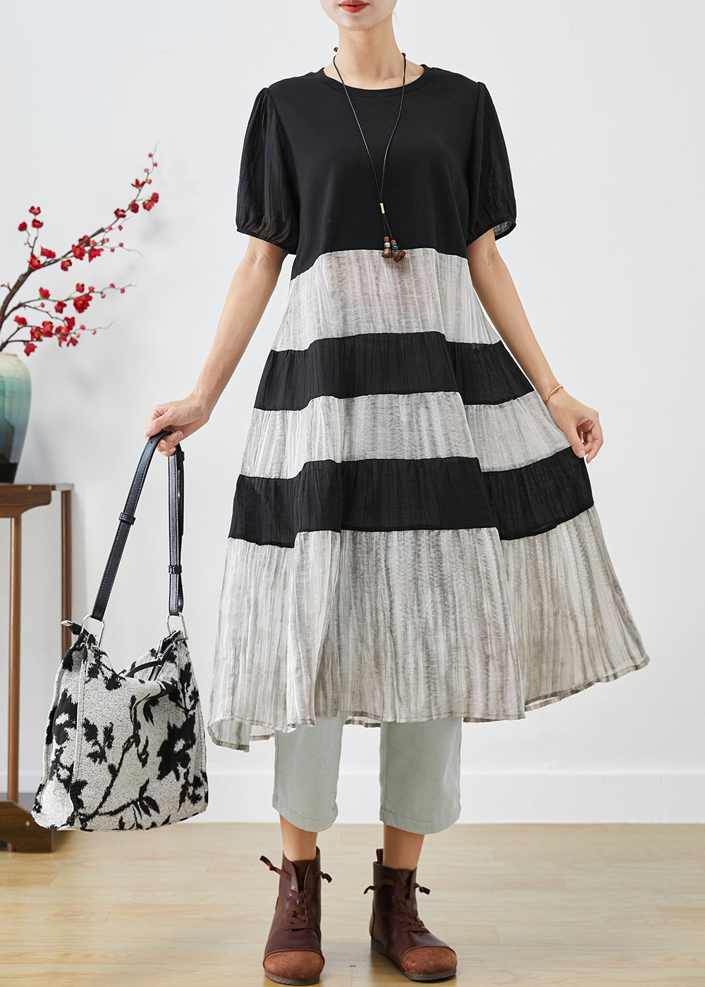 Beautifully Finished Dress in a Timeless Design