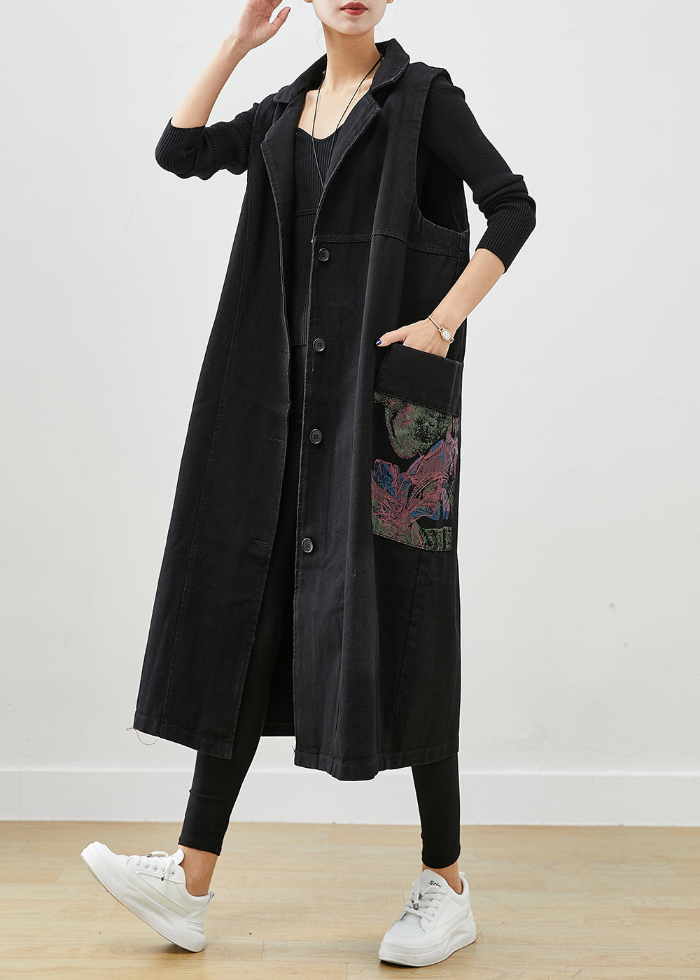 Effortlessly Elegant Garment with a Timeless Design
