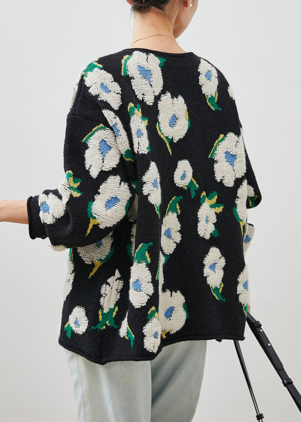 Gracefully Styled Cardigan for Any Occasion