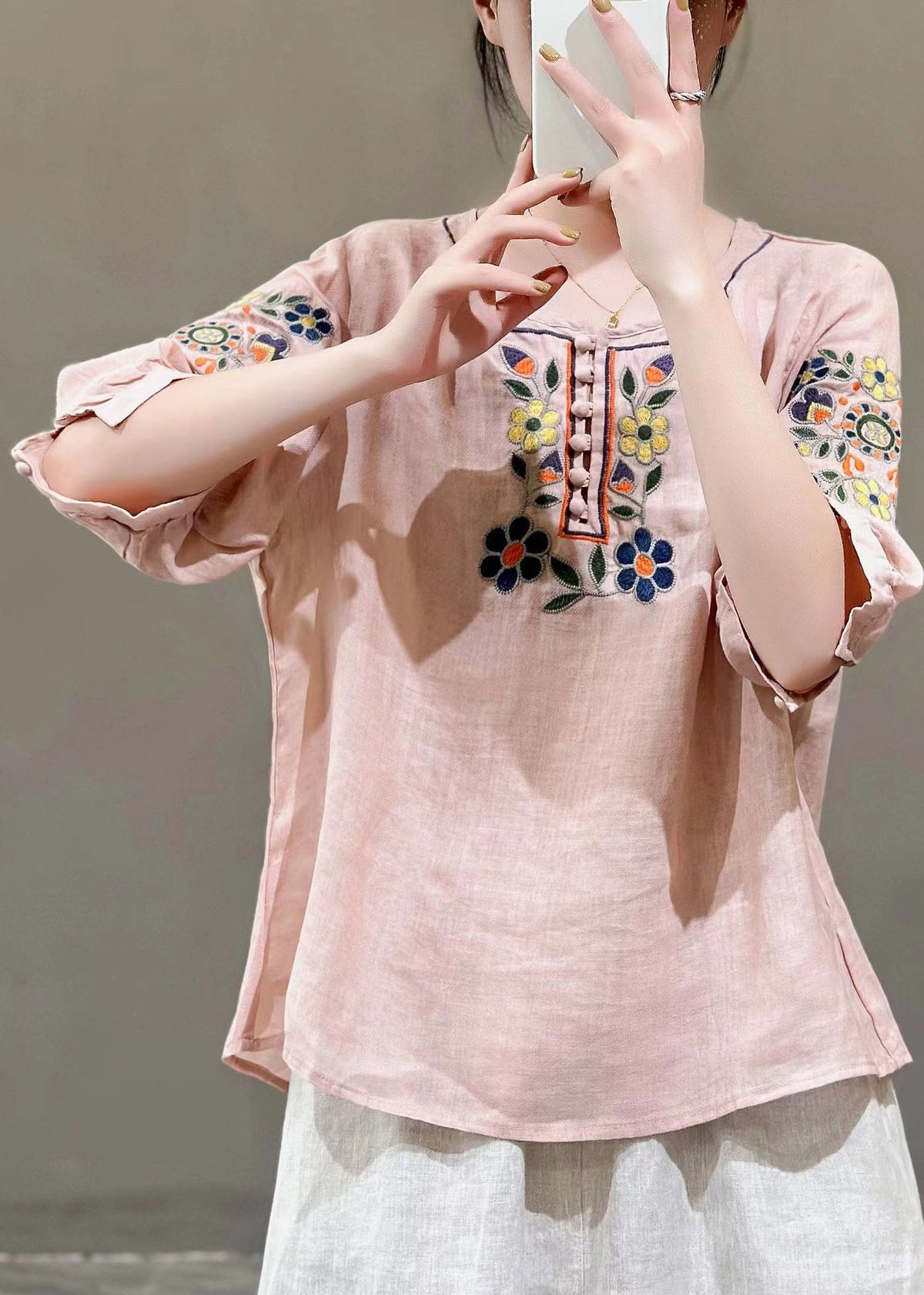 Well Tailored Shirt with a Graceful Silhouette