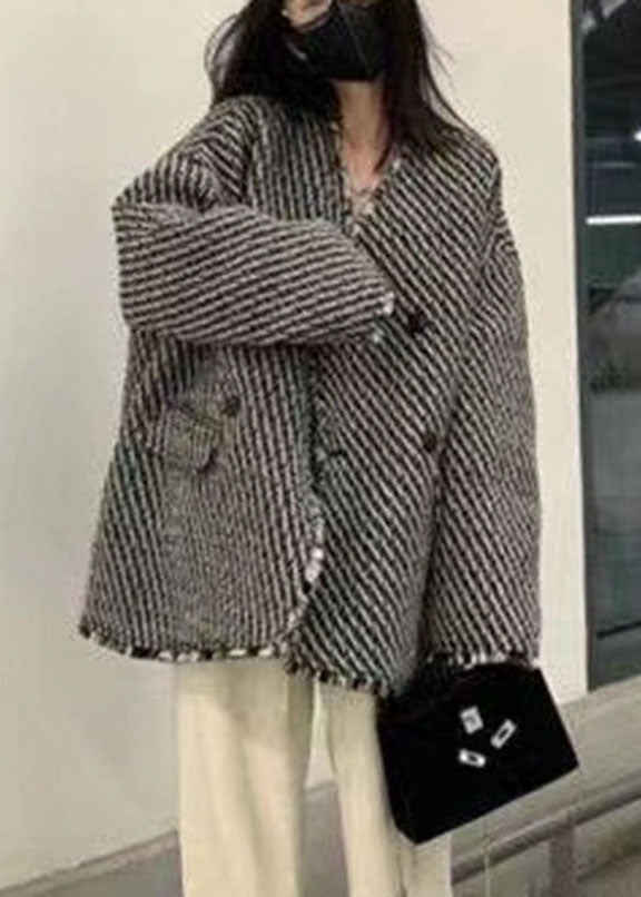 Well Tailored Coat with a Graceful Silhouette
