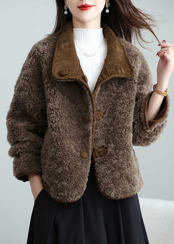 Well Tailored Coat with a Graceful Silhouette