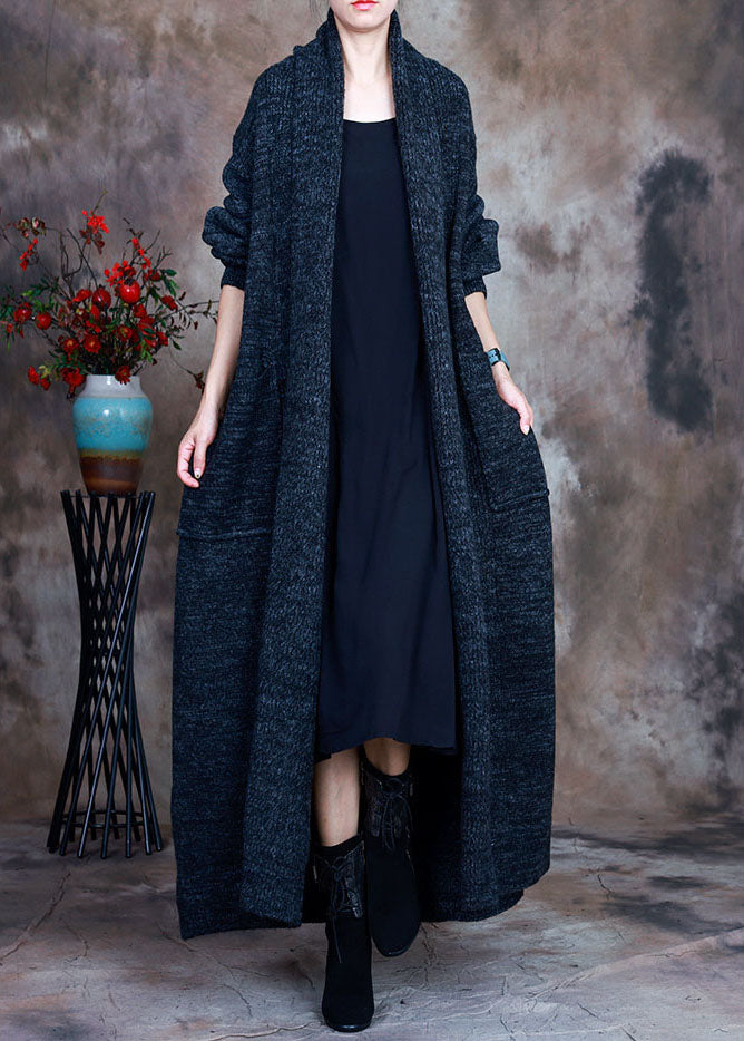 Well Tailored Cardigan with a Graceful Silhouette