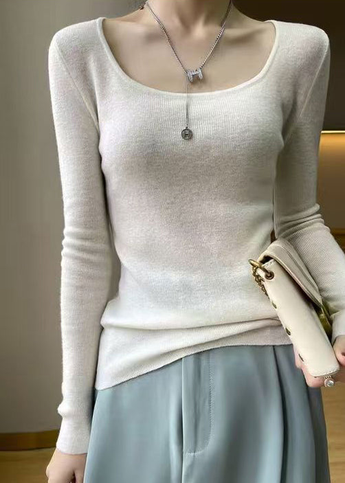 Well Tailored Top with a Graceful Silhouette
