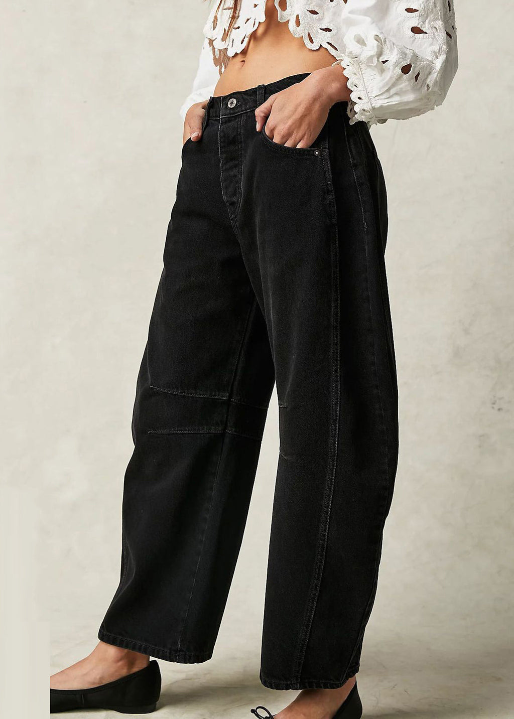 Well Tailored Pants with a Graceful Silhouette