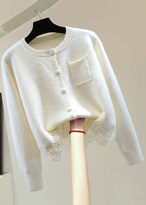 Classic Vintage Sweater with a Flattering Fit