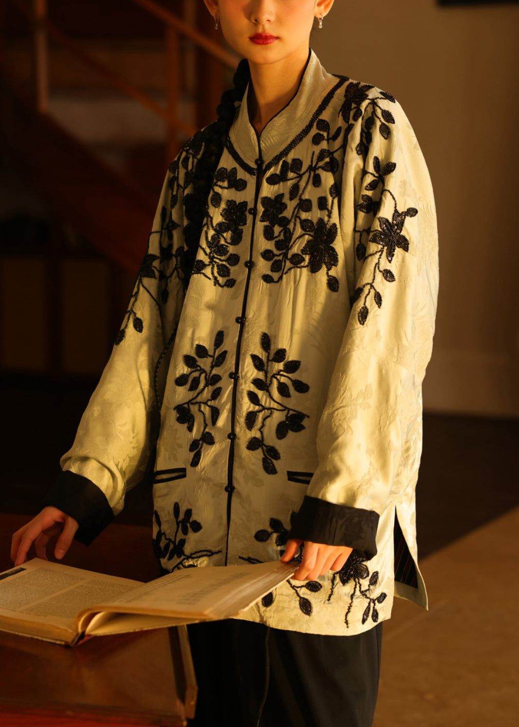 Effortlessly Elegant Coat with a Timeless Design