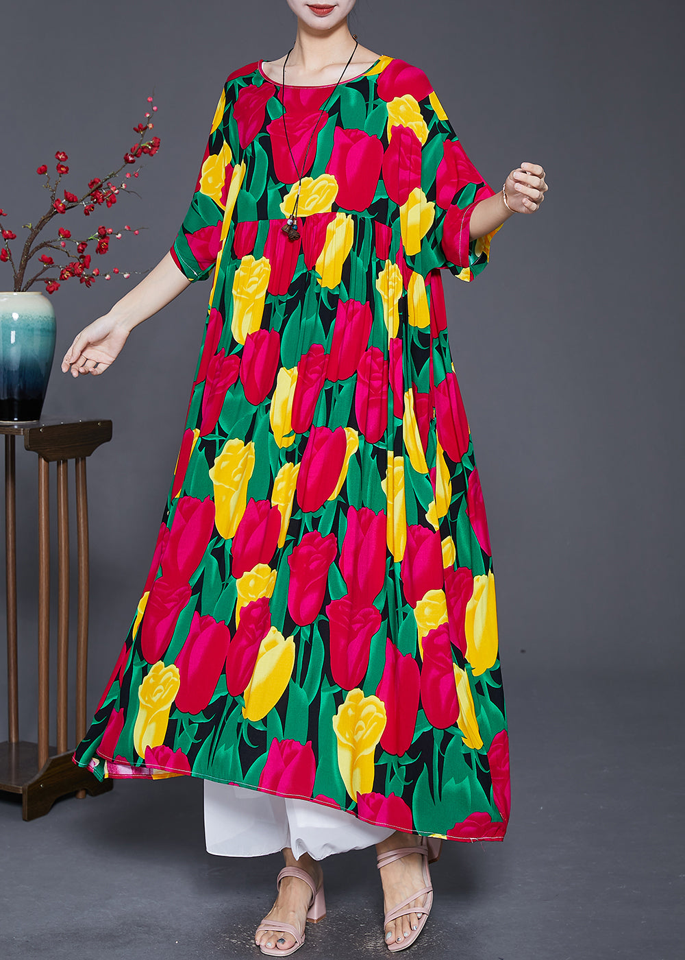 Beautifully Finished Dress in a Timeless Design