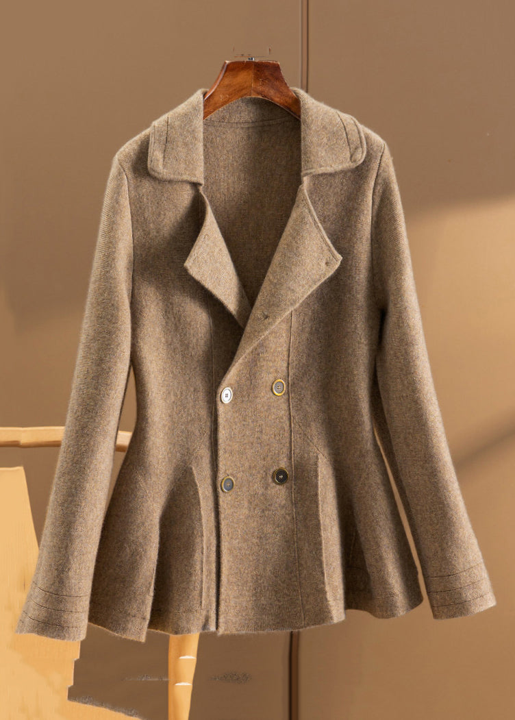 Effortlessly Elegant Coat with a Timeless Design