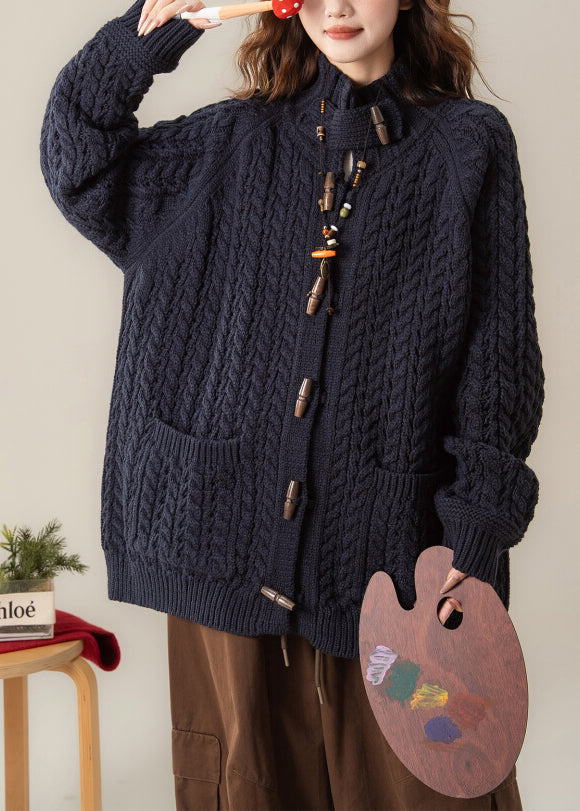 Well Tailored Coat with a Graceful Silhouette