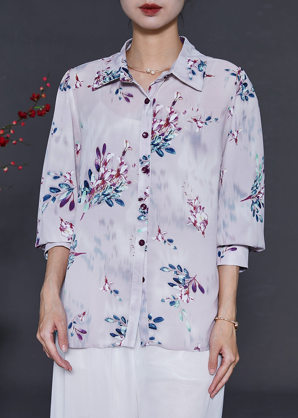 Effortlessly Elegant Top with a Timeless Design