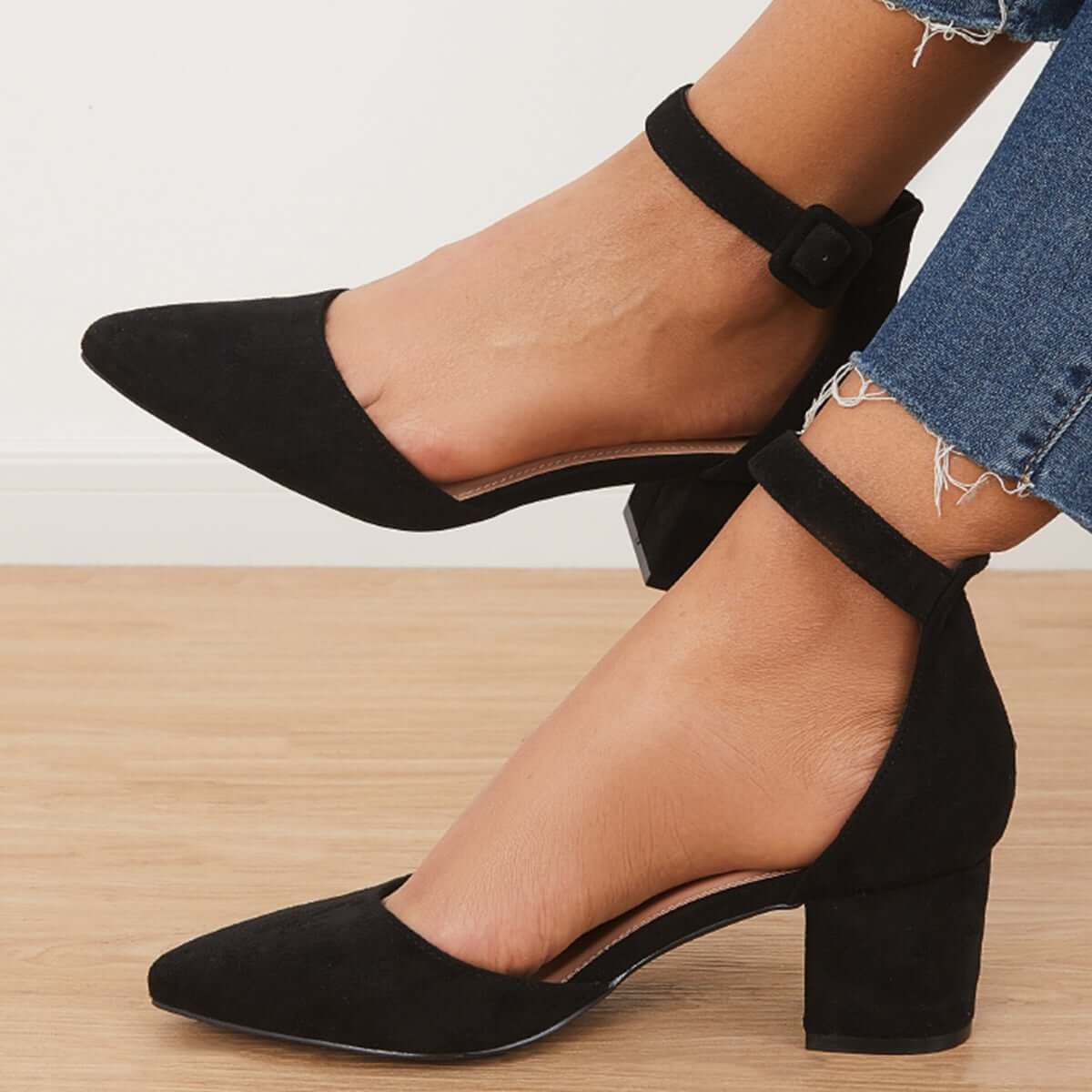 Graceful Orthopedic Pumps for Modern Look