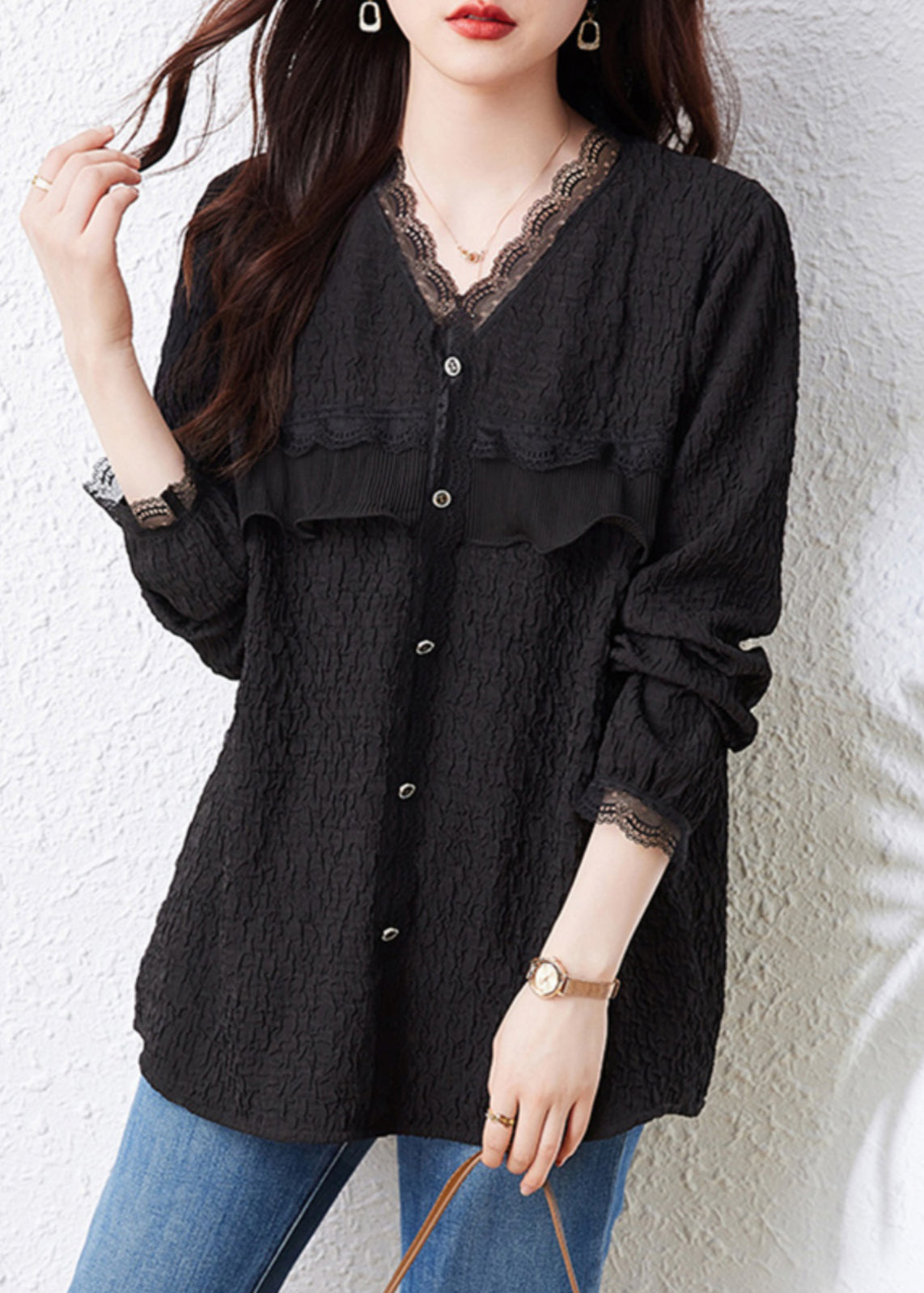 Well Tailored Top with a Graceful Silhouette