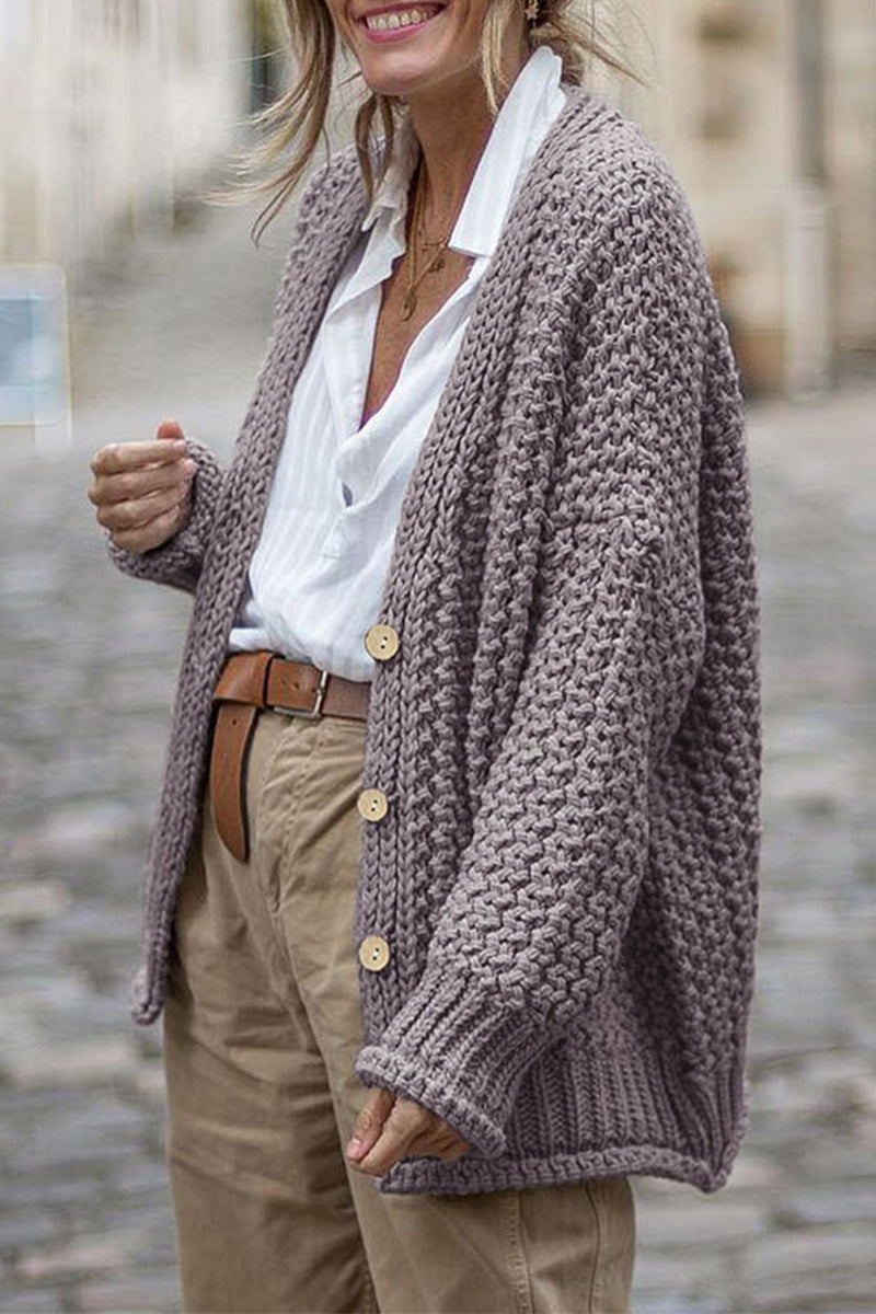 Well Tailored Cardigan with a Graceful Silhouette