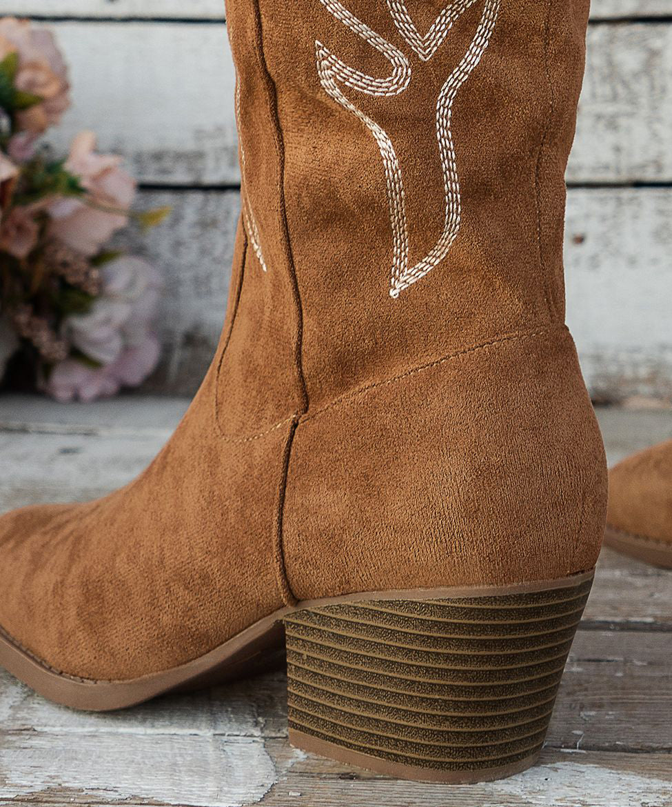 Chic Orthopedic Boots with Unique Design