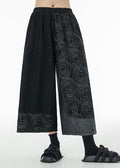 Effortlessly Elegant Pants with a Timeless Design