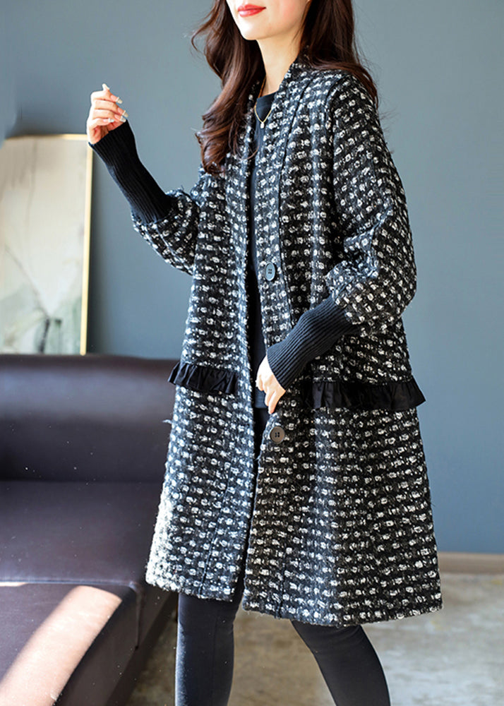 Well Tailored Coat with a Graceful Silhouette