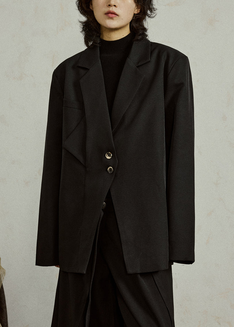 Beautifully Finished Coat in a Timeless Design