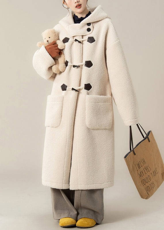 Beautifully Finished Coat in a Timeless Design