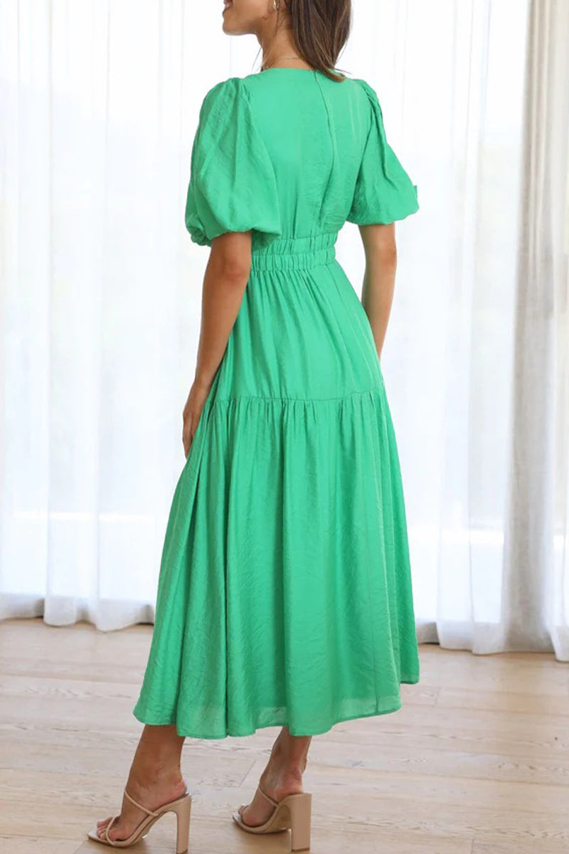 Effortlessly Elegant Dress with a Timeless Design
