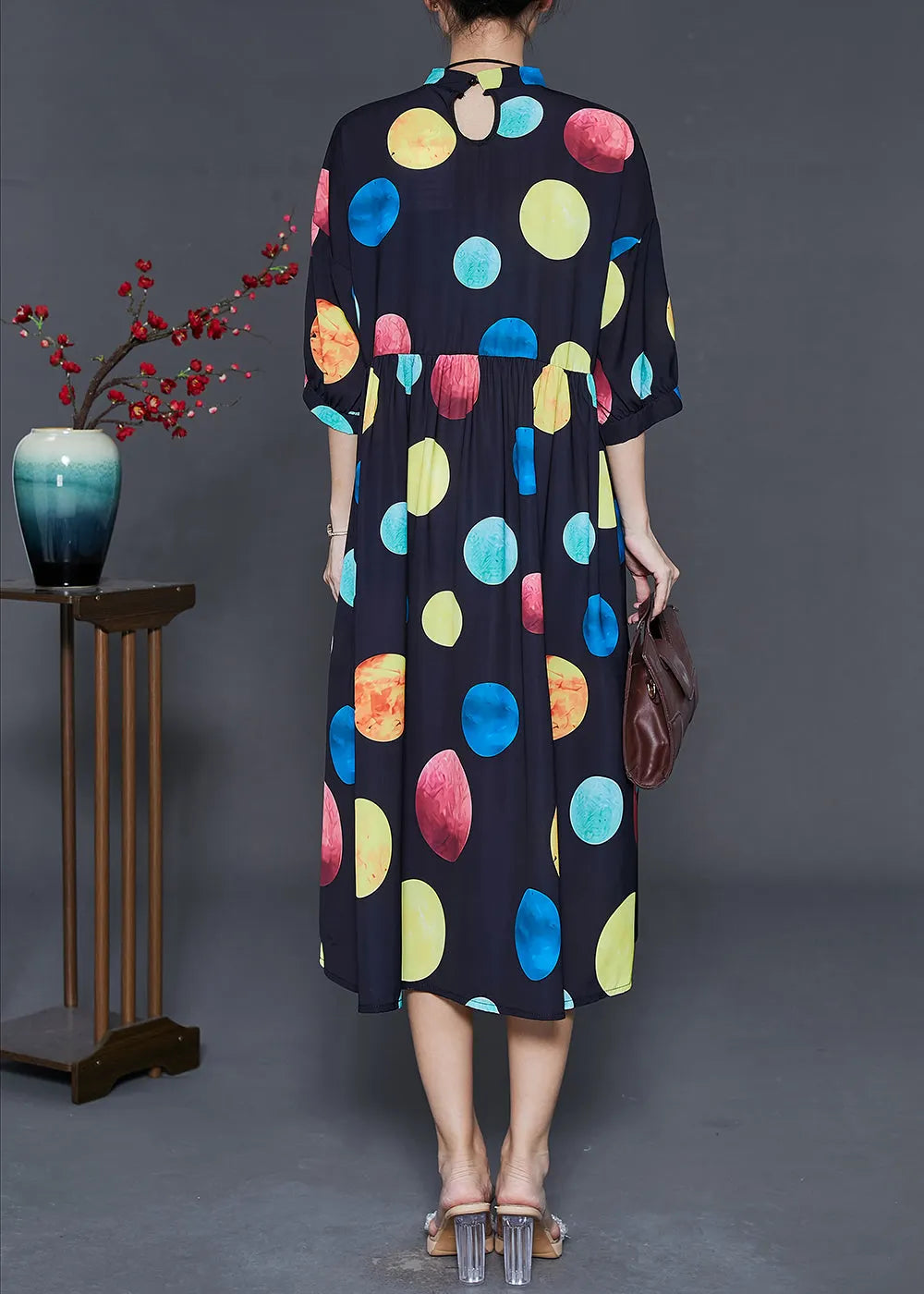 Effortlessly Elegant Dress with a Timeless Design