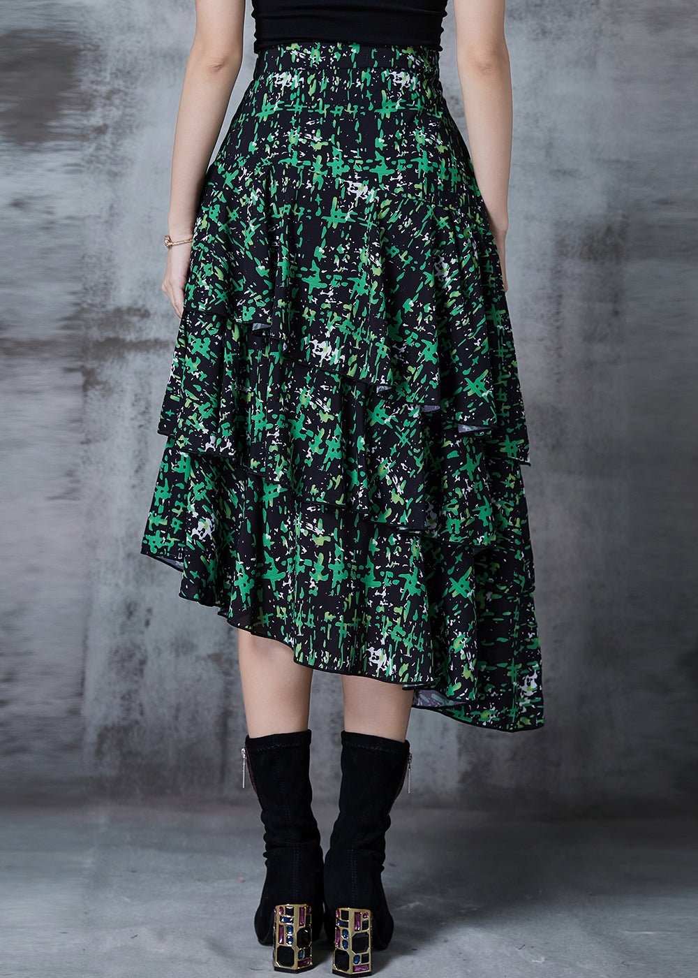 Well Tailored Garment with a Graceful Silhouette