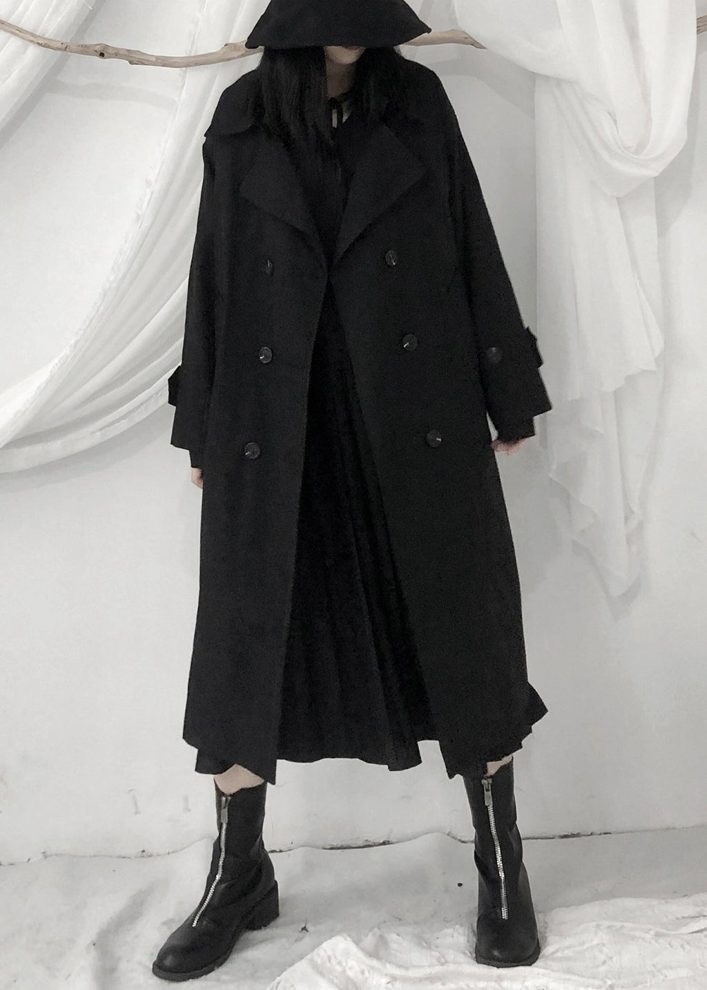 Effortlessly Elegant Coat with a Timeless Design