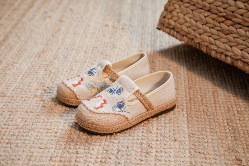Chic Orthopedic Shoes with Unique Design