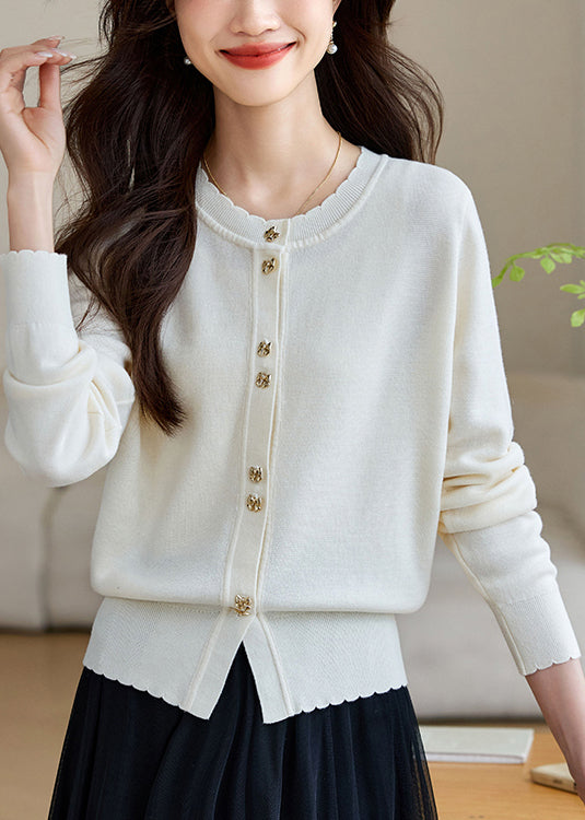 Beautifully Finished Coat in a Timeless Design