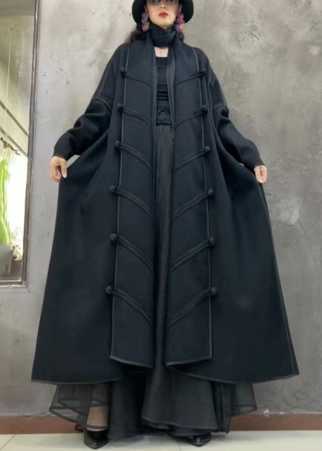 Effortlessly Elegant Coat with a Timeless Design