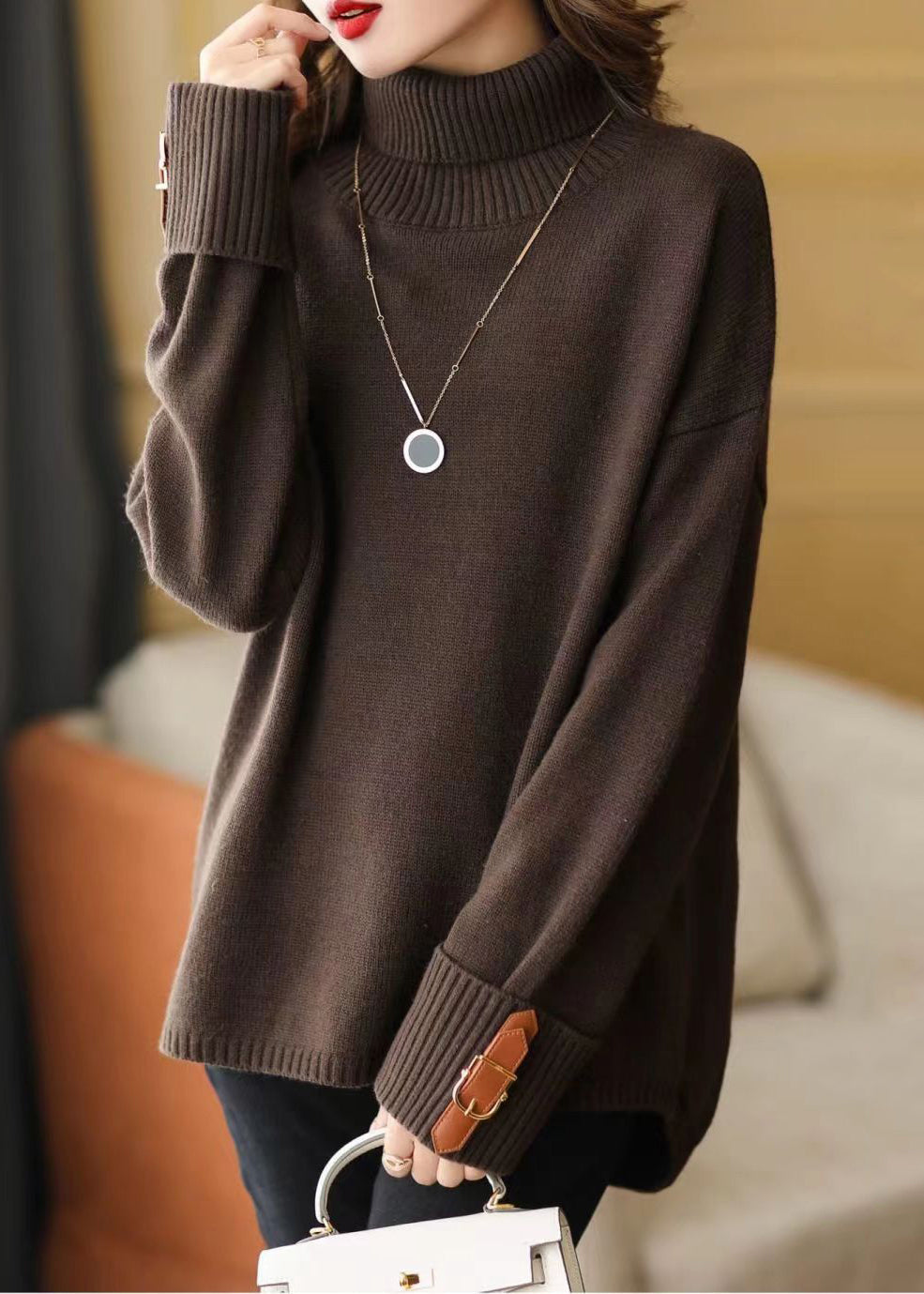 Well Tailored Sweater with a Graceful Silhouette