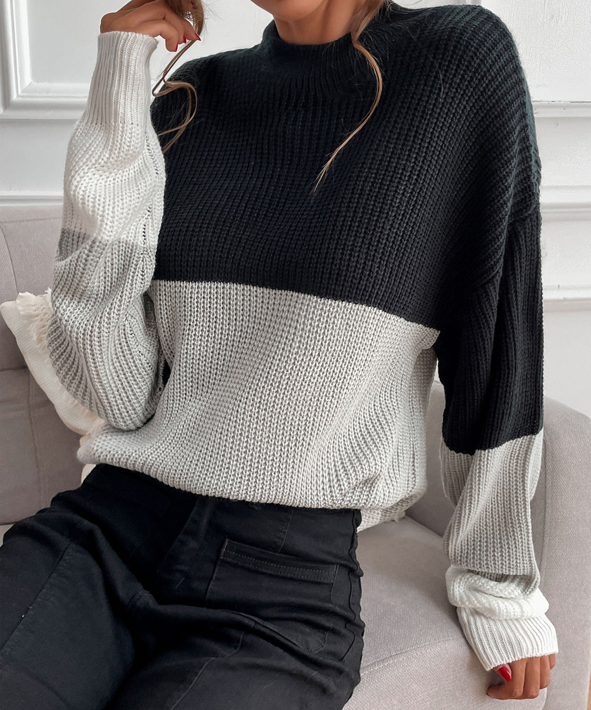 Effortlessly Elegant Sweater with a Timeless Design