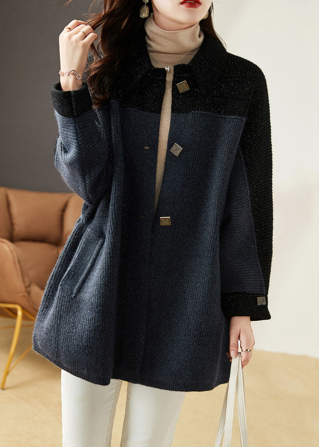 Well Tailored Coat with a Graceful Silhouette