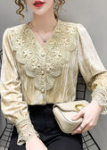 Classic Vintage Blouse with a Flattering Fit