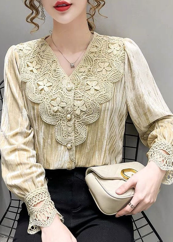 Classic Vintage Blouse with a Flattering Fit