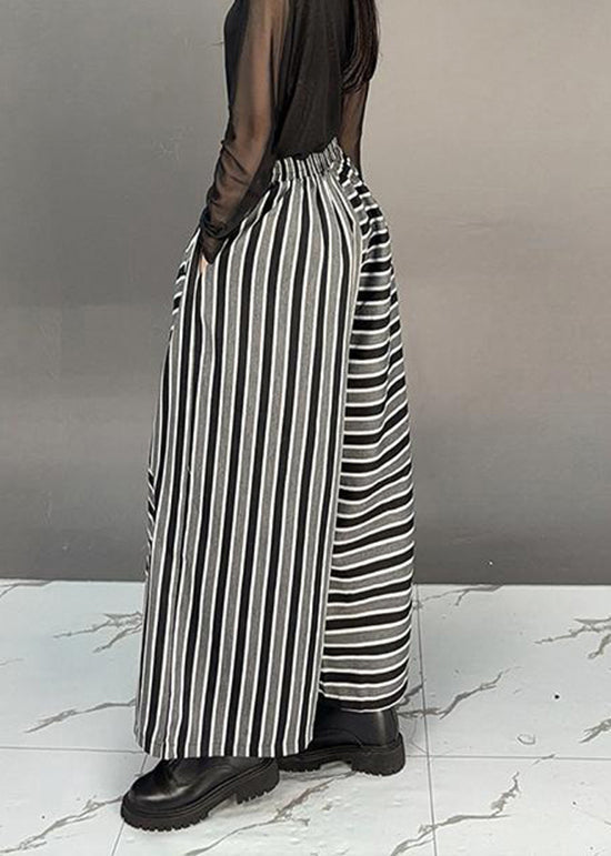 Effortlessly Elegant Pants with a Timeless Design