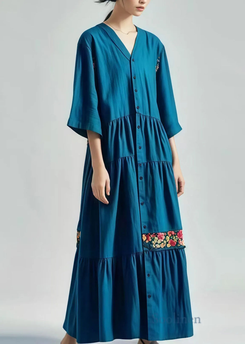 Beautifully Finished Dress in a Timeless Design