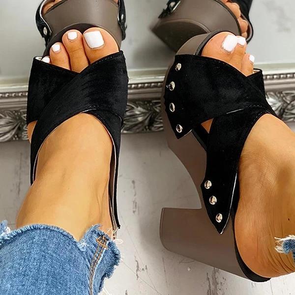 Graceful Orthopedic Sandals for Modern Look