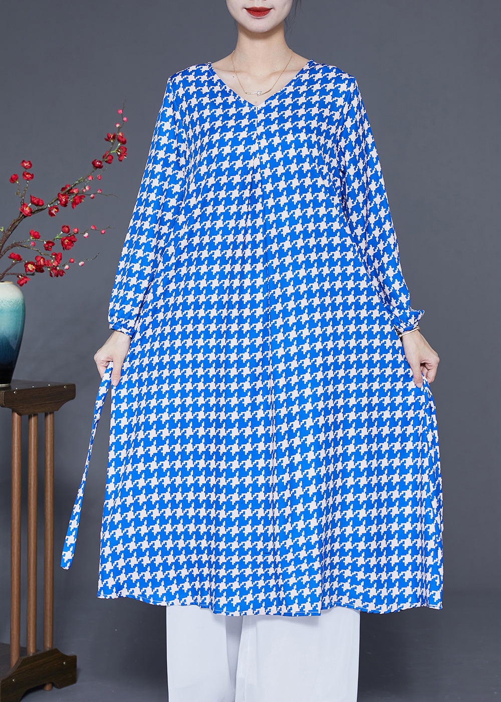 Classic Vintage Dress with a Flattering Fit
