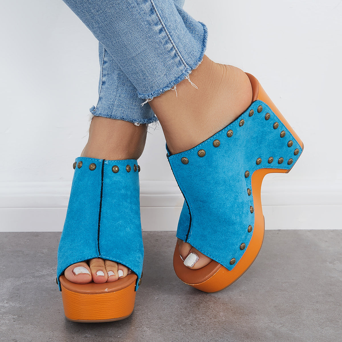 Chic Orthopedic Sandals with Unique Design