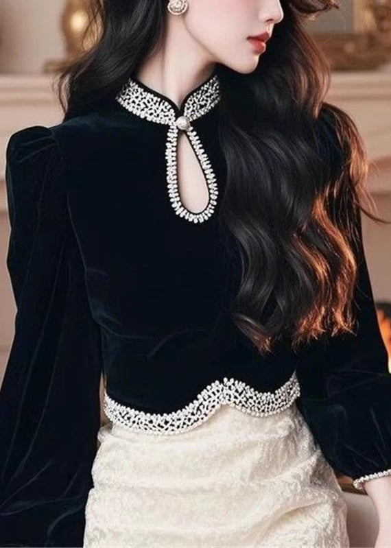 Effortlessly Elegant Top with a Timeless Design